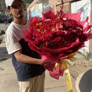 Red Rose Flower Bouquet with Yellow Accents