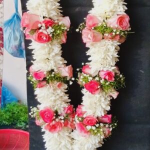 Pink White Haar / garland with baby breath for bride