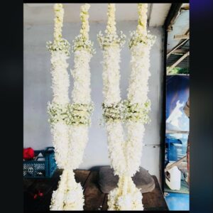 PURE WHITE HAAR WITH BABY BREATH