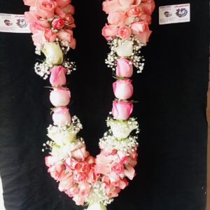 PINK AND WHITE ROSES HAAR [ GARLAND] WITH BABY BREATH